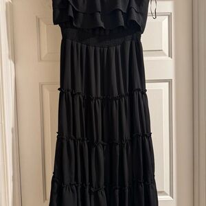 Elegant Black Tiered Maxi Dress